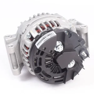 ALTERNADOR  BOSCH  90 AMP 12V CW, POLEA DE EMBRAGUE DE 6 RANURAS,  MERCEDES-BENZ SPRINTER (SERIES 2-T, 3-T, 4-T / W901, W902, W903, W904): MODELOS ENTRE 2000 Y 2006. APLICA DE FORMA DIRECTA PARA LAS ICÓNICAS VERSIONES SPRINTER 311 CDI, 313 CDI Y 413 CDI EQUIPADAS CON EL MOTOR DIÉSEL DE 2.2 LITROS (OM 611).  MERCEDES-BENZ VITO (W638): MODELOS ENTRE 1999 Y 2003 EN SUS VERSIONES 108 CDI, 110 CDI Y 112 CDI (MISMO BLOQUE DE MOTOR).DODGE / FREIGHTLINER SPRINTER: MODELOS DE IMPORTACIÓN DIRECTA (2003-2006) QUE COMPARTEN EXACTAMENTE LA MISMA INGENIERÍA DE MERCEDES-BENZ PARA EL MERCADO AMERICANO.